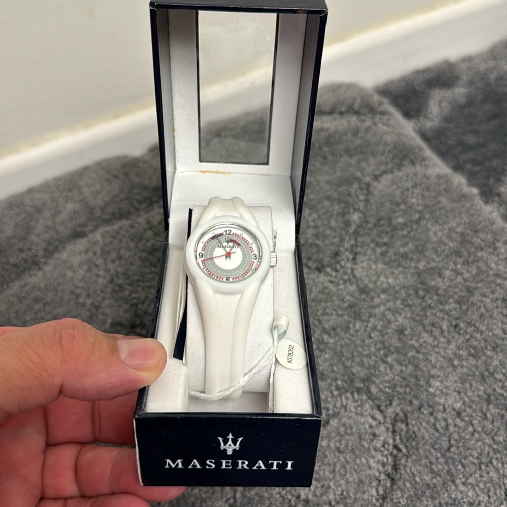 Ladies Maserati silicone driving watch  white clean and sharp 6.5 inches band